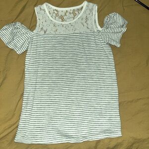 ABERCROMBIE AND FITCH GIRLS SIZE 9/10 gently used, white and light grey stripes
